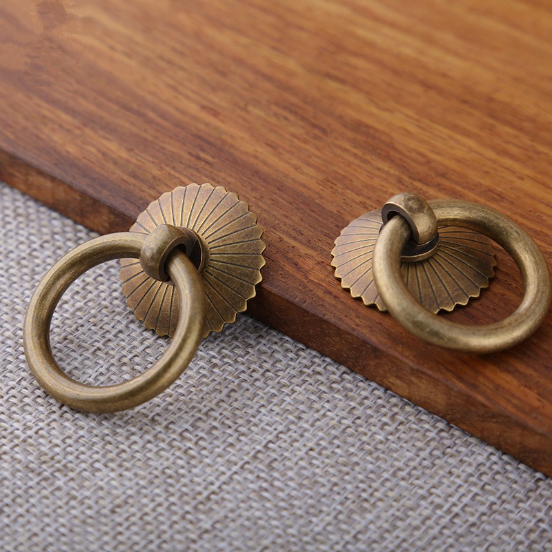 Pomos de anillo de latón Vinta - Drawer Pull Gold reseña y precio